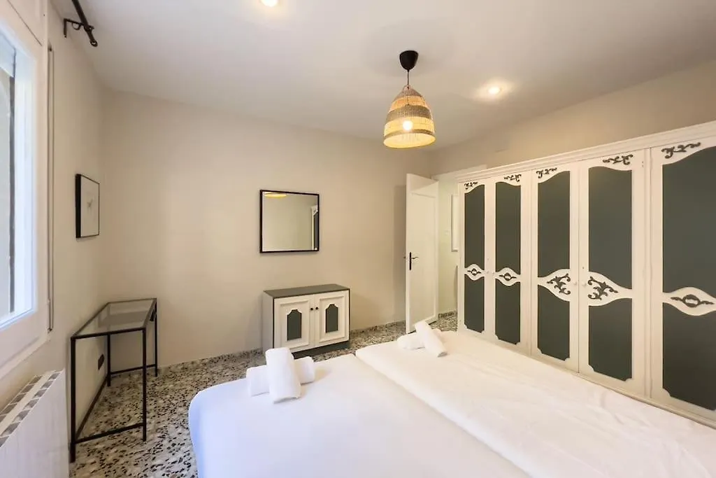 Bebarceloner Eixample Apartments - 3 Bedrooms  Barcelona