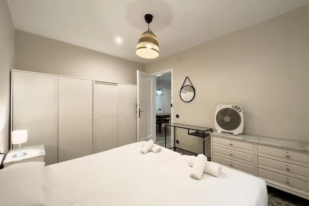 Bebarceloner Eixample Apartments - 3 Bedrooms Barcelona