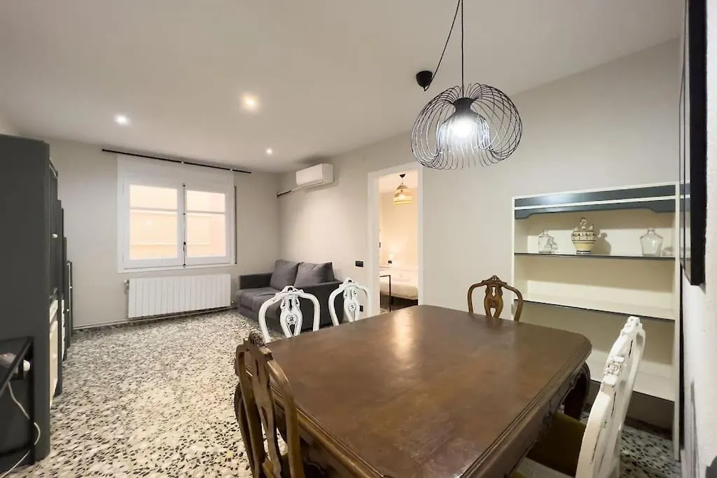 Bebarceloner Eixample Apartments - 3 Bedrooms