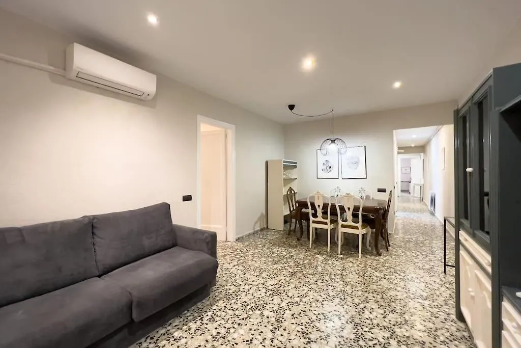 Bebarceloner Eixample Apartments - 3 Bedrooms 0*, Barcelona